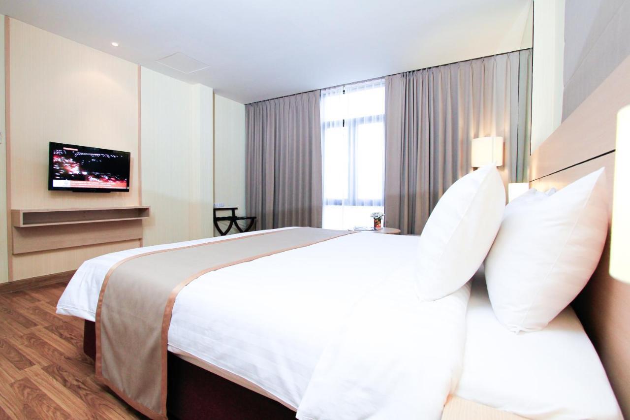 Petals Inn Bangkok Buitenkant foto