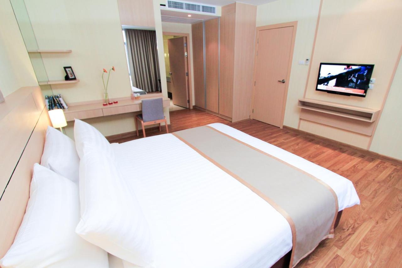 Petals Inn Bangkok Buitenkant foto