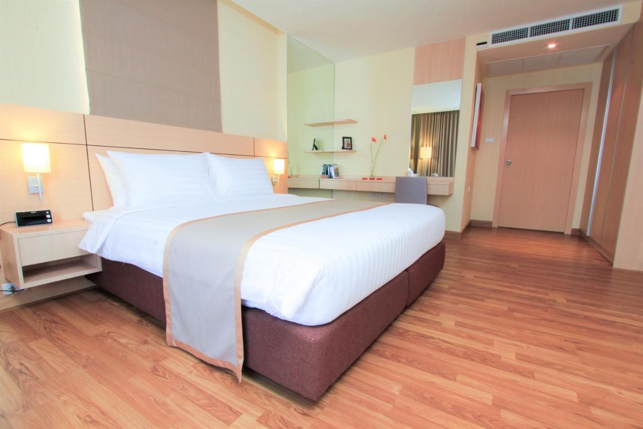 Petals Inn Bangkok Buitenkant foto